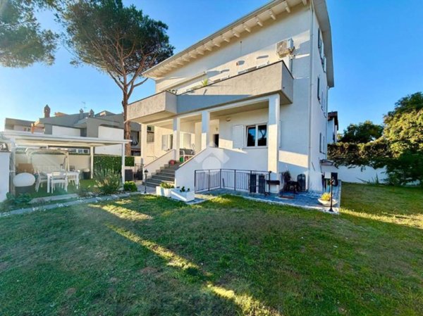 casa indipendente in vendita a Roma in zona Axa