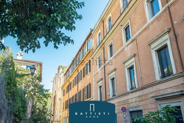 appartamento in vendita a Roma in zona Trastevere
