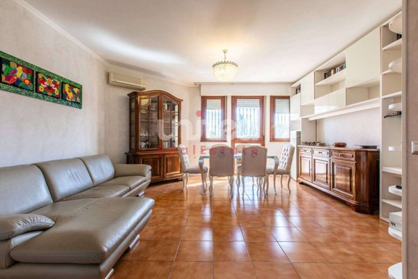appartamento in vendita a Roma in zona Acilia