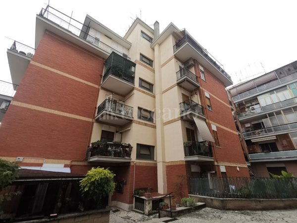 appartamento in vendita a Roma in zona Primavalle