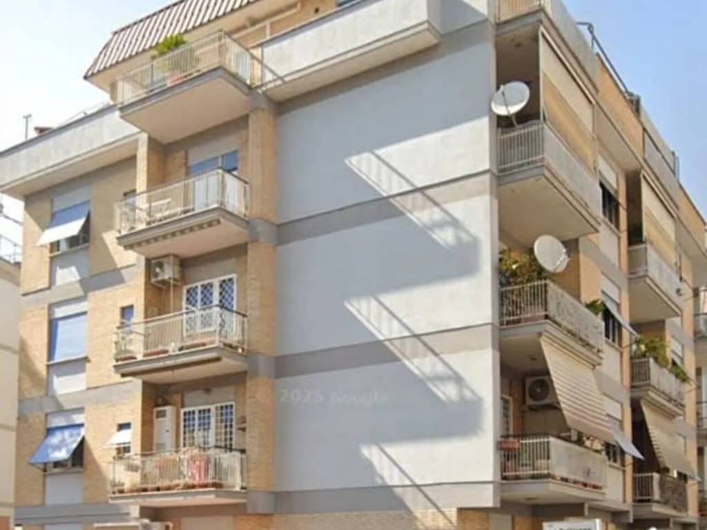 appartamento in vendita a Roma in zona Torre Maura