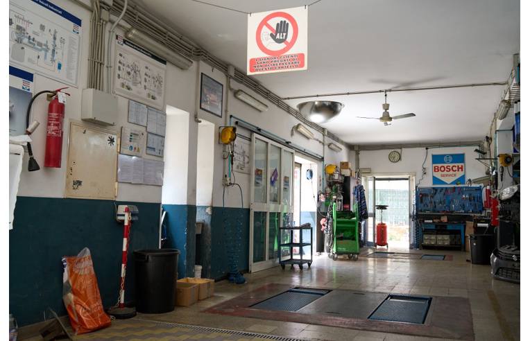 negozio in vendita a Roma in zona Portuense