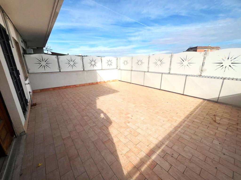 appartamento in vendita a Roma in zona Romanina