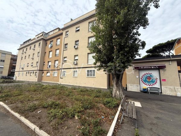 appartamento in vendita a Roma in zona Ostia