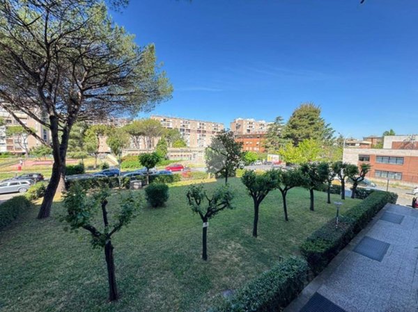 appartamento in vendita a Roma in zona Ostiense