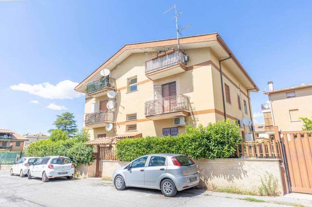 appartamento in vendita a Roma in zona Casal Morena