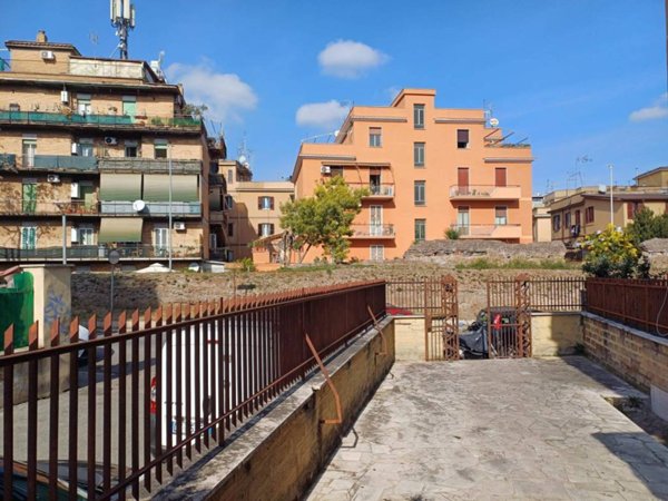appartamento in vendita a Roma in zona Prenestino-Centocelle