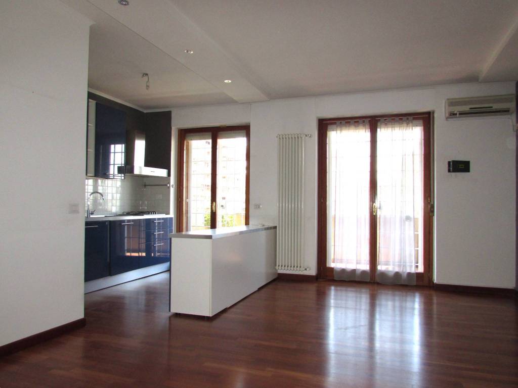 appartamento in vendita a Roma in zona Appio Claudio