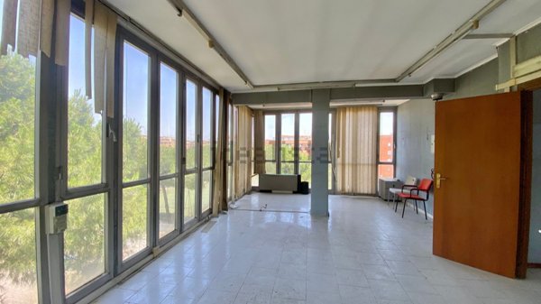 ufficio in vendita a Roma in zona Tuscolano