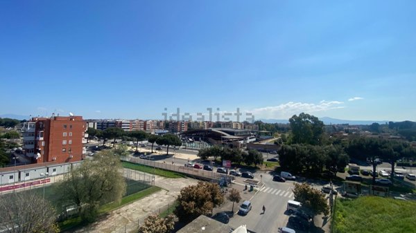 ufficio in vendita a Roma in zona Tuscolano