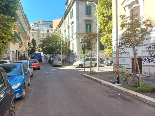 negozio in vendita a Roma in zona Prenestino-Labicano