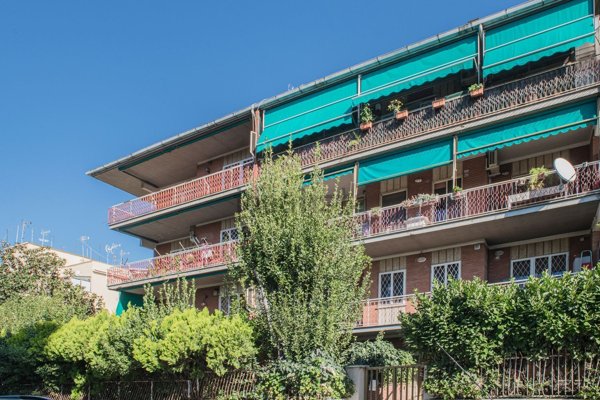 appartamento in vendita a Roma in zona Tuscolano