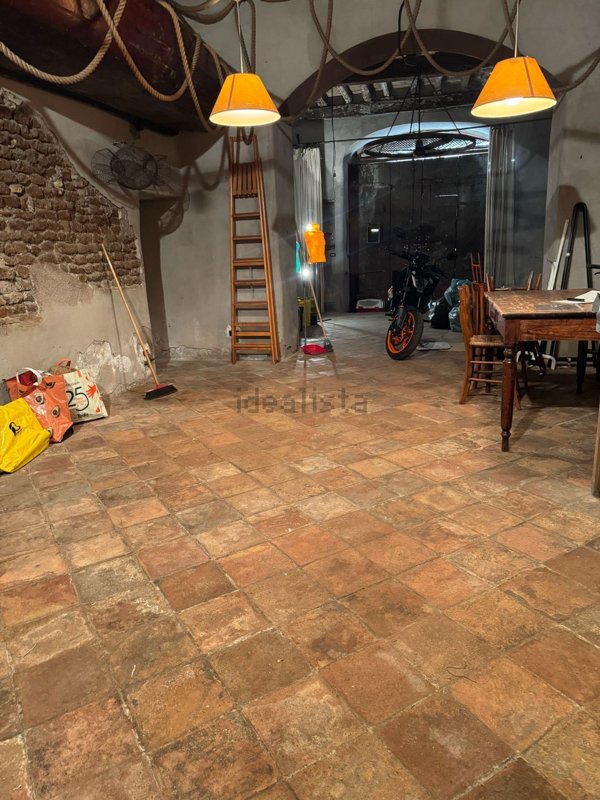 locale commerciale in vendita a Roma in zona Trastevere