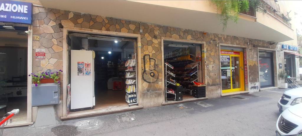 negozio in vendita a Roma in zona Portuense