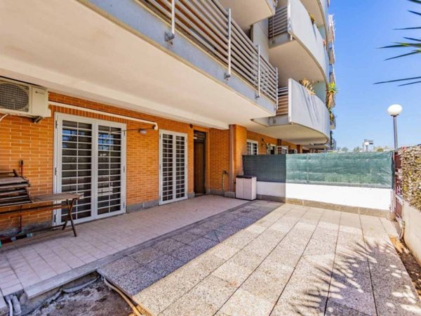 appartamento in vendita a Roma in zona Ponte di Nona