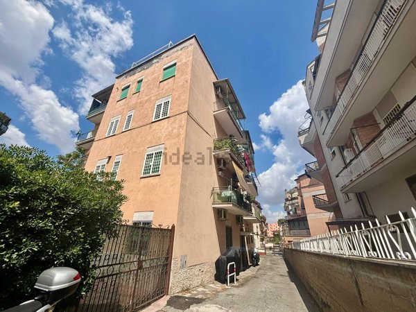 appartamento in vendita a Roma in zona Torre Maura
