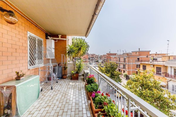 appartamento in vendita a Roma in zona Finocchio