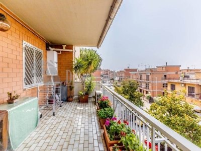 appartamento in vendita a Roma in zona Finocchio