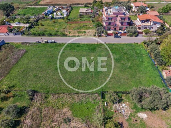 terreno edificabile in vendita a Roma in zona Castelverde