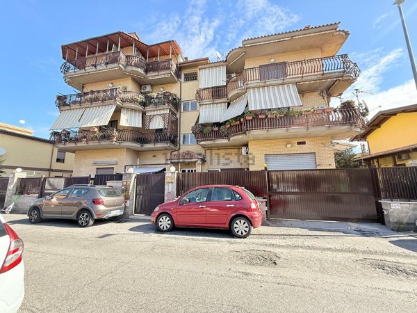 appartamento in vendita a Roma in zona Romanina