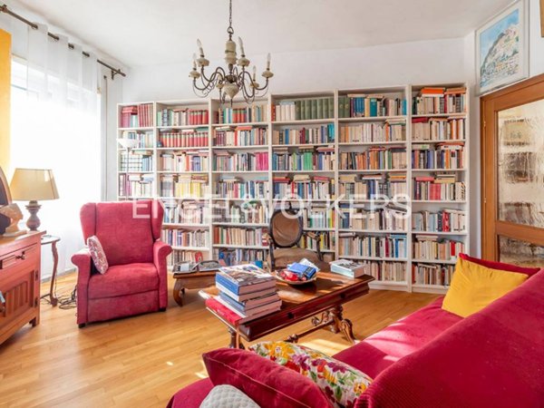 appartamento in vendita a Roma in zona Tuscolano