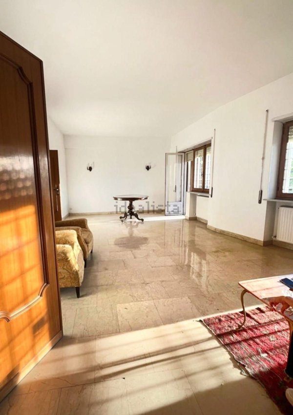 appartamento in vendita a Roma in zona EUR
