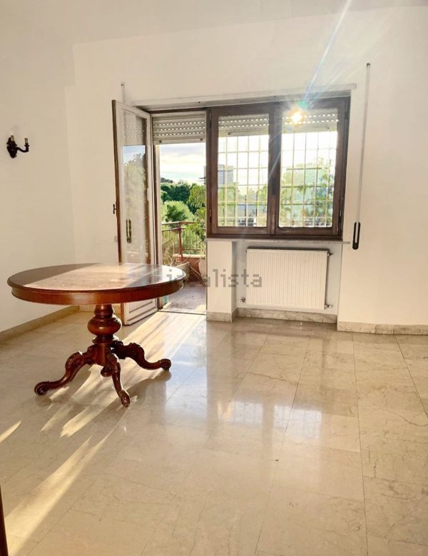 appartamento in vendita a Roma in zona EUR
