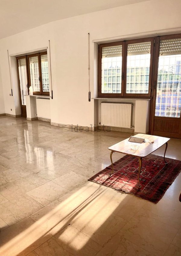 appartamento in vendita a Roma in zona EUR