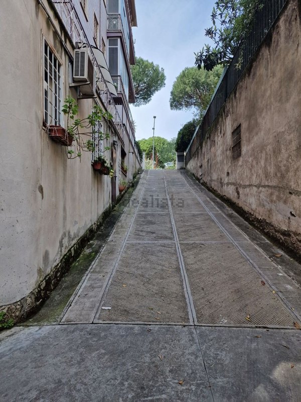 locale commerciale in vendita a Roma in zona Monte Sacro/Talenti