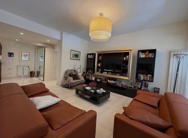 appartamento in vendita a Roma in zona Appio Latino