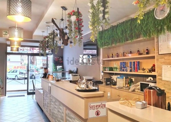 locale commerciale in vendita a Roma in zona Portuense