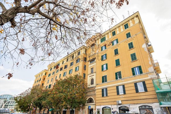 appartamento in vendita a Roma in zona Ostiense