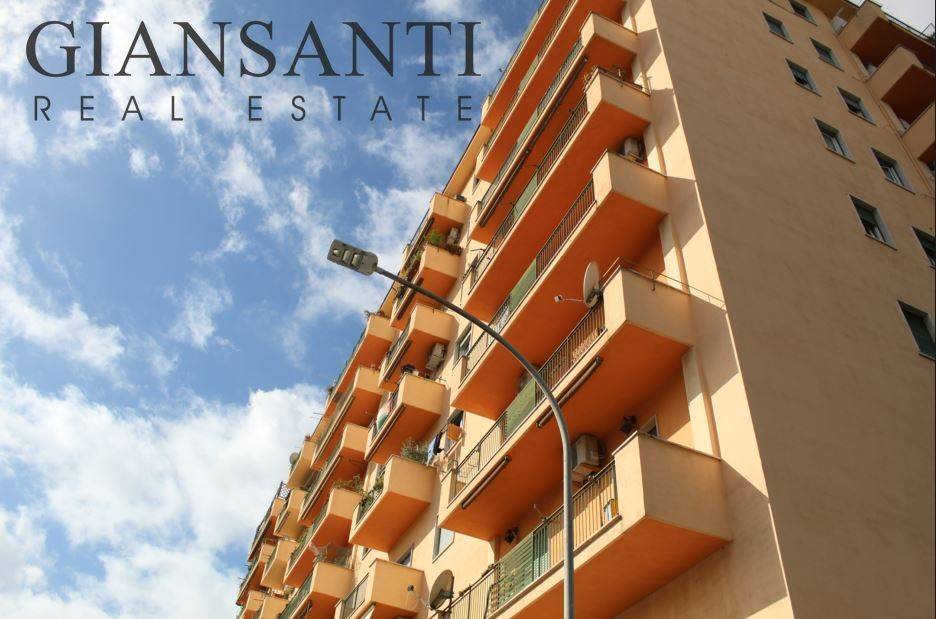 appartamento in vendita a Roma in zona EUR