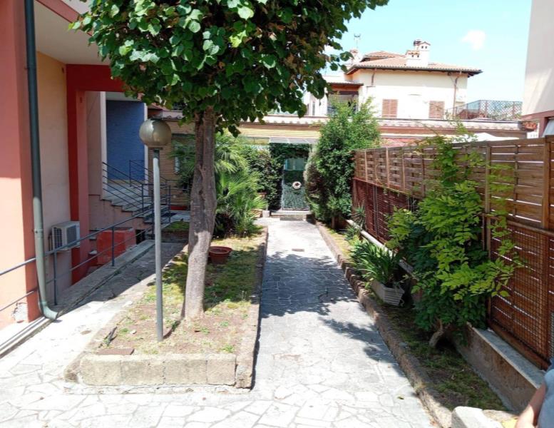 appartamento in vendita a Roma in zona Appio Claudio