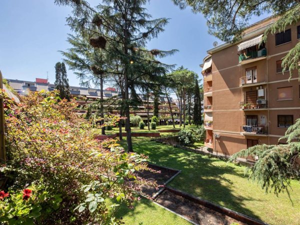 appartamento in vendita a Roma in zona Tuscolano