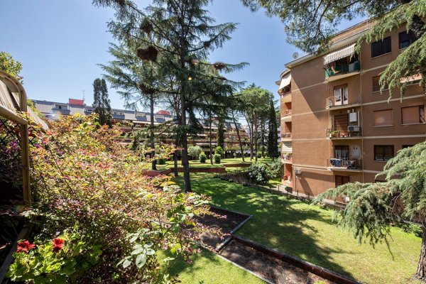 appartamento in vendita a Roma in zona Tuscolano