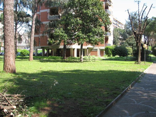 ufficio in vendita a Roma in zona EUR