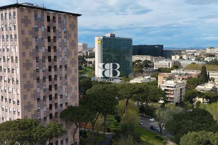 appartamento in vendita a Roma in zona EUR
