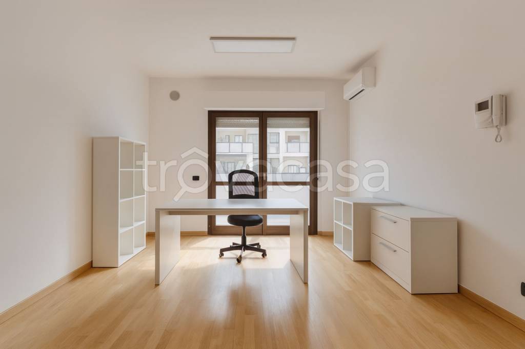 ufficio in vendita a Roma in zona La Storta