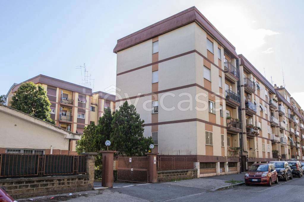 appartamento in vendita a Roma in zona Ostia