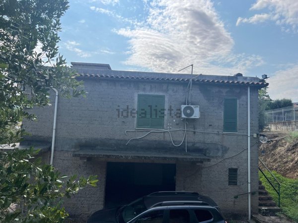 appartamento in vendita a Roma in zona Osteria del Curato