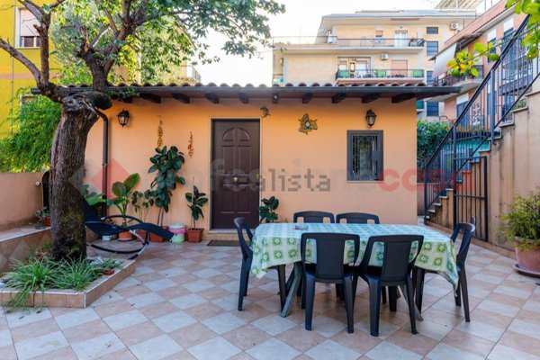 appartamento in vendita a Roma in zona Tor Bella Monaca