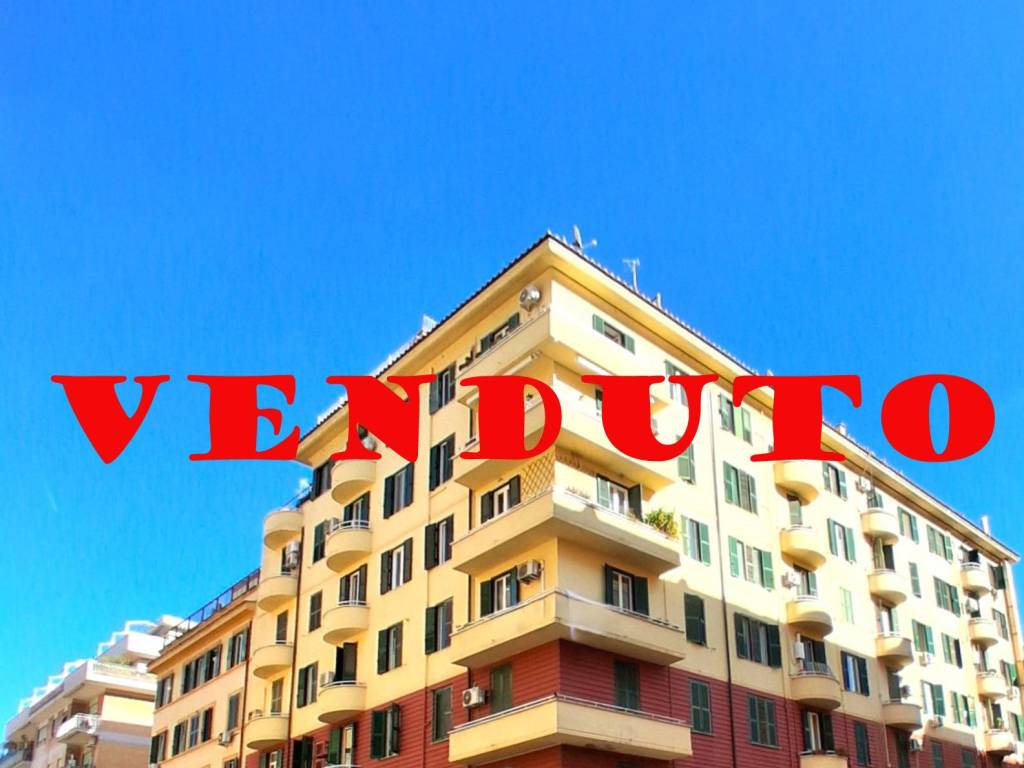 appartamento in vendita a Roma in zona Tuscolano