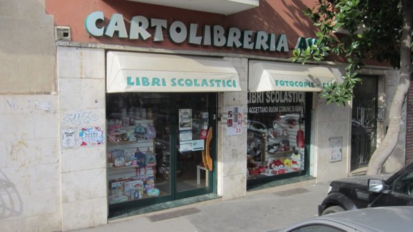 locale commerciale in vendita a Roma