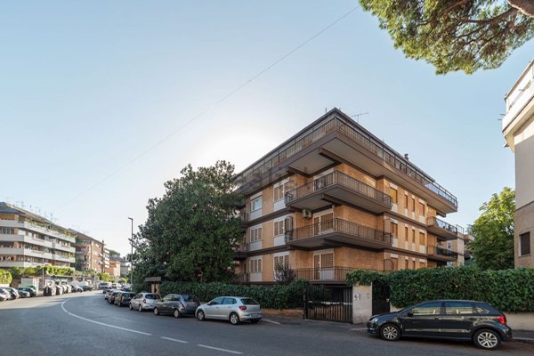 ufficio in vendita a Roma in zona Tor di Quinto