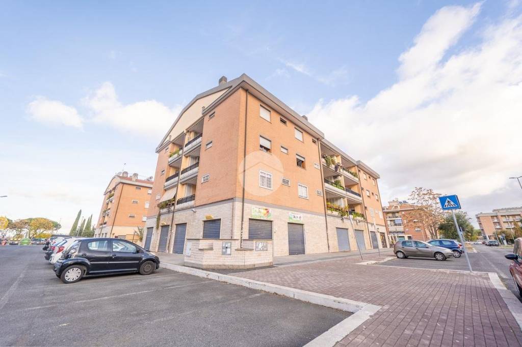 appartamento in vendita a Roma in zona Cinecittà