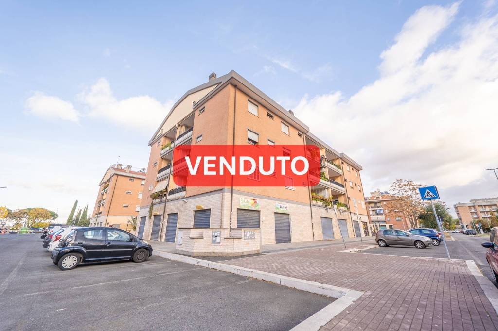 appartamento in vendita a Roma in zona Cinecittà