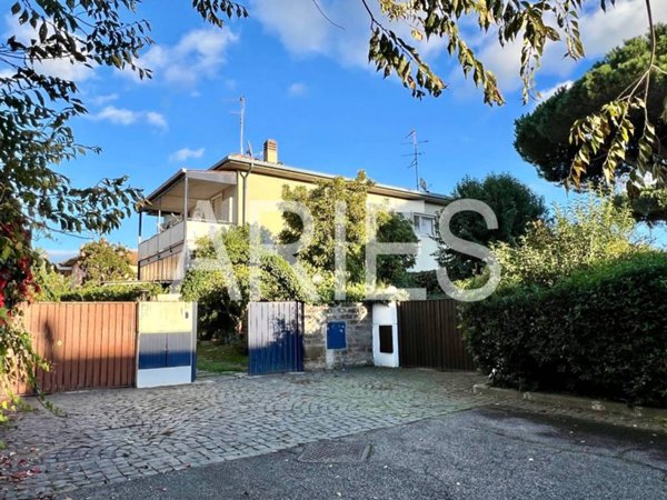 casa indipendente in vendita a Roma in zona Infernetto