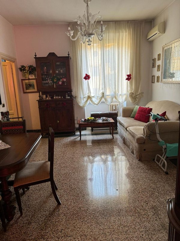 appartamento in vendita a Roma in zona Appio Latino