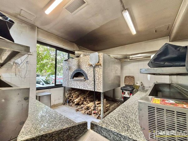 negozio in vendita a Roma in zona Prenestino-Centocelle